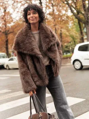 Produktbild von Famanu Winterjacke mit Kunstfellkragen und langen Ärmeln - Größe S