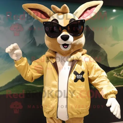 Produktbild von Cremefarbenes REDBROKOLY Reh Maskottchen Kostüm gekleidet in eine Bomberjacke und eine Sonnenbrille