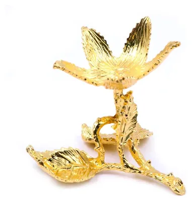 Produktbild von Kristallkugelständer mit Rosenblumenmotiv im antiken Stil, goldfarben