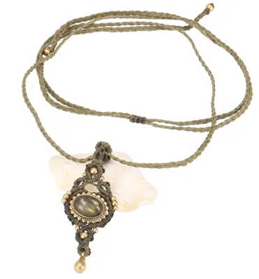 Produktbild von Boho Makramee Halskette, Unikat Elfenschmuck, Festivalschmuck, Boho Choker - Labradorit/olive, Grün, Baumwollfäden,Halbedelstein, 8*8 cm, Ketten & Modeschmuck für den Hals