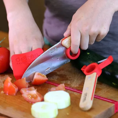 Productafbeelding van De kleine Chef kookmes set voor kinderen met vingerveiligheid - 3-delige set bestaande uit een kookmes, een schiller en een roestvrijstalen mes, grijs, medium formaat