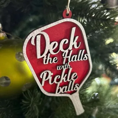 Imagen del producto de Adorno de pickleball, adorno navideño de pickleball, decora tus espacios con adornos navideños de pickleball, un regalo especial y único
