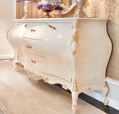 Produktbild von Casa Padrino Luxus Barock Kommode Creme / Gold 243 x 60 x H. 115 cm - Prunkvoller Massivholz Schrank mit 2 Türen und 3 Schubladen - Edle Barock Möbel