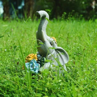 Produktbild von Außenskulptur Elefanten mit Sukkulent - Gartendekoration und Ornament für den Balkon, Patio und Garten