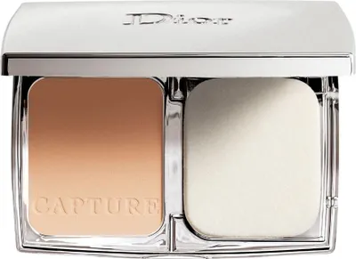 Produktbild von Christian Dior, Capture Totale, Long Lasting, Compact Foundation, 10, Ivory, 11 g