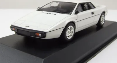 Produktbild von Maxichamps 940135220 Lotus Esprit Turbo 1978 weiß 1:43