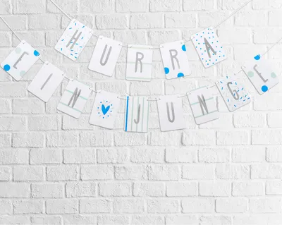 Produktbild von Friendly Fox Babyparty Deko Junge - Willkommen Baby Deko für Baby Shower Junge - Hurra ein Junge Girlande (blau)