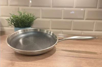 Produktbild von Neu GSW Edelstahl Bratpfanne Pfanne Induktion Tri-Ply Gastro Ø 28 cm Silber Inoxxa Black
