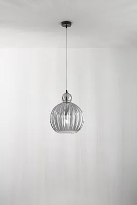 Immagine prodotto di Lampada a Sospensione in Vetro Plissettato Fumè Specchiato e Nero Opaco, Struttura in Metallo e Alluminio, Attacco E27, D.32cm H.191cm - Perenz