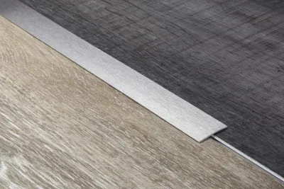 Zdjęcie produktu dla Profil przejściowy o długości 100 cm, listwa przejściowa o szerokości 30 mm i grubości 1 mm, wykonana ze stali nierdzewnej V2A. Przejściowa szyna