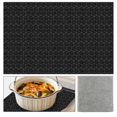 Produktbild von Schutzmatte für Induktionskochfelder: 52 x 78 cm Silikon-Schutzmatte für Induktionskochfelder, hitzebeständig, rutschfest, leicht zu reinigen, kratzfest (0,4 mm)