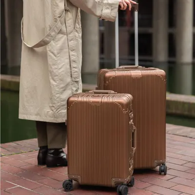 Produktbild von LUGGAGE ALUMINIUM - Hartschalenkoffer aus Aluminium mit TSA-Schloss und multidirektionalen Rollen