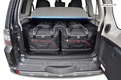 Obrázek produktu pro Sada cestovních tašek Mitsubishi Pajero 2006-2018