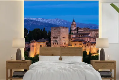 Produktbild von MuchoWow® Fototapete für Wohnzimmer oder Schlafzimmer Wandtapete Vinyl Motivtapete Beleuchtete Wände der Alhambra in Spanien - 350x350 cm - Schlafzimmertapete