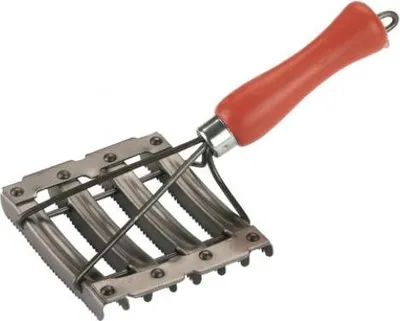 Produktbild von Metallstriegel 8-reihig, durchbrochen