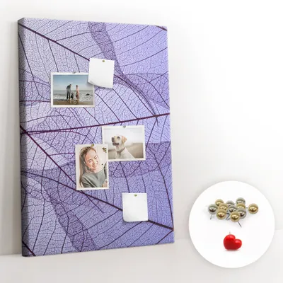 Imagen del producto de Tablero de corcho con chinchetas – Tablero con chinchetas para fotografías y notas – 70x100 cm – 100 chinchetas metálicas – Textura de los paneles