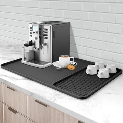 Produktbild von Silikon-Kaffeematte, 60 x 40 cm, mit abnehmbarer Abtropfmatte – passt unter Kaffeemaschine und Geschirrständer.