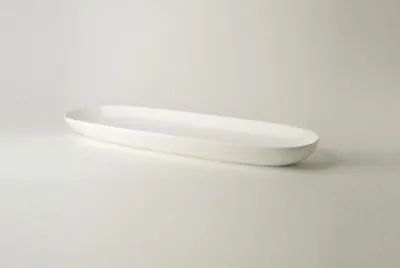 Zdjęcie produktu dla Maxwell and Williams White Basic Coupe Baguette Plate 35 cm