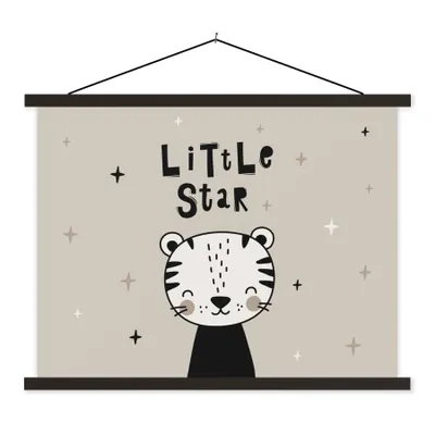 Produktbild von MuchoWow® Textilposter Zitate - Kleiner Stern - Sprichwörter - Kinder - Baby - Jungen - Mädchen 150x113 cm mit schwarzem Rahmen - Wohnzimmer
