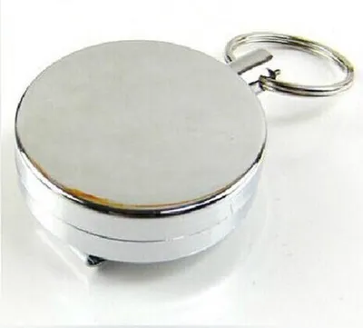Produktbild von Go Go Gadget - Skipasshalter - Ausziehbare Kordel - Mit Clip - Metall - Silber