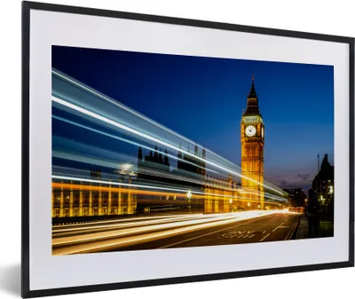 Produktbild von MuchoWow® MuchoWow® Gerahmtes Poster Big Ben mit einem Lichtstrahl in London 60x40 cm - Poster mit zchwarzem Bilderrahmen - Schlafzimmer - Plakat in Rahmen - Drucken