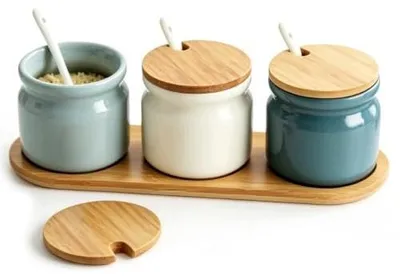 Zdjęcie produktu dla Pojemniki na przyprawy ceramiczne zestaw 3 szt bambusowa taca