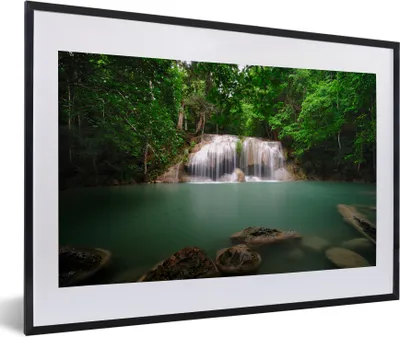 Produktbild von MuchoWow® MuchoWow® Gerahmtes Poster Foto eines Sees unterhalb eines Wasserfalls im Erawan-Nationalpark, Thailand. 60x40 cm - Poster mit zchwarzem Bilderrahmen - Schlafzimmer - Plakat in Rahmen - Druc