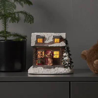 Zdjęcie produktu dla Scenka świąteczna chatka misia Led TEDVILLE