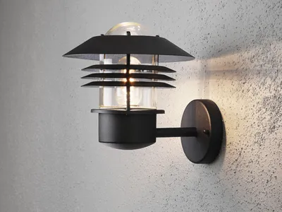 Produktbild von Konstsmide Modena Wandleuchte schwarz lackiertes Aluminium, klares Glas 7302-750