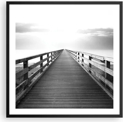 Produktbild von Gerahmtes Poster - Schwarzer Rahmen - Pier Perspektive Schwarzweiß - 60x60 cm - Wand Bild - Wanddeko - Wandbilder - Kunstposter - Wandposter - Bilderrahmen - Bilder - Kunstdruck - P2BAC60x60-4424