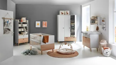Produktbild von Babyzimmer Set Lovis 6-teilig, Kleiderschrank, Wickelkommode, Babybett, Standregal, Wandregal, Umbauseiten Set