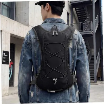 Produktbild von Leichter Trinkrucksack mit 2-Liter-Wasserblase, Laufweste und Wanderrucksack für Radfahren, Laufen und Klettern, Schwarz