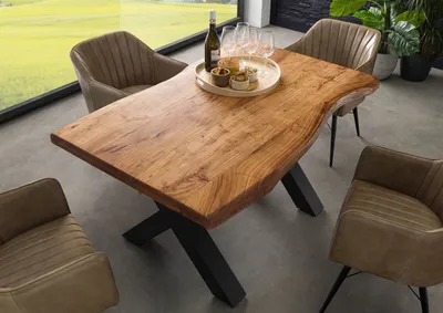 Produktbild von MASSIVMOEBEL24 Baumtisch Akazie 140x90x77 Akazie natur lackiert / X-Beine anthrazit matt FREEFORM 5