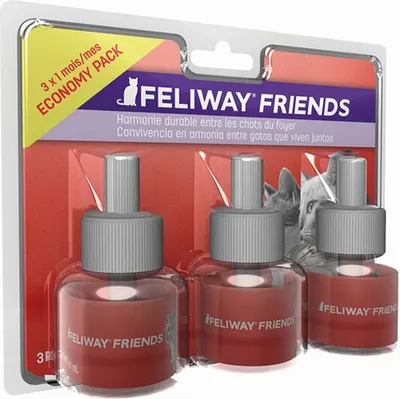 A retail package containing three Feliway Friends diffusers for cats.