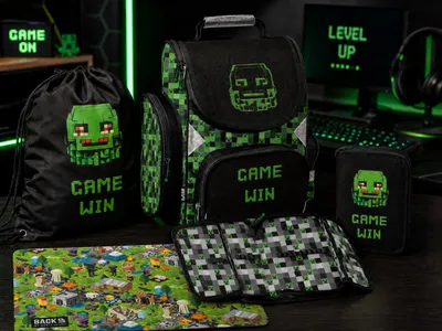 Obrázok produktu pre 4-dielna školská taška MINECRAFT – ergonomický batoh s motívom GAME PIXEL pre chlapcov – SADA PRE ŠKOLÁKOV: ŠKOLSKÁ TAŠKA + POUZDRO NA PERÁ + TAŠKA NA TELOCVIČKU + PISACÍ PRÍSLUŠENSTVO