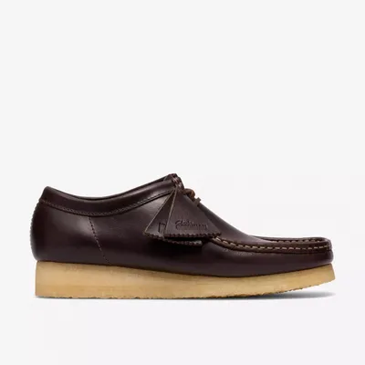Image de Chaussures Clarks pour homme, modèle stringate, Clarks Wallabee, référence 26186567, couleur marron foncé, en cuir