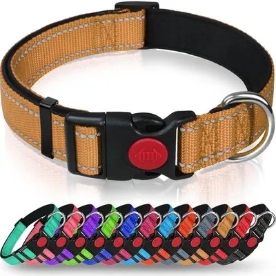 Imagen del producto de Ibenzoa® Collar ajustable para perros, fabricado con 100% nylon y acolchado de neopreno, con reflectores de 360°, hebilla de seguridad y anillo en D. Disponible en tallas desde extra pequeña hasta extra grande, y en 12 colores