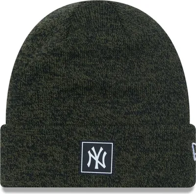 Produktbild von New Era Wintermütze Beanie - PATCH New York Yankees oliv