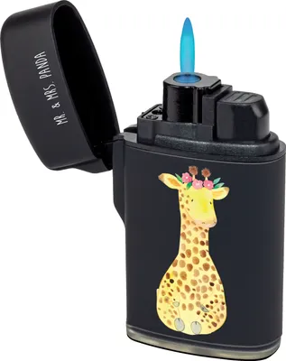 Produktbild von Mr. & Mrs. Panda Feuerzeug Giraffe Blumenkranz - Schwarz - Geschenk, zigarettenanzünder, sturmfeuerzeug, Gasfeuerzeug, Selbstliebe, Abenteurer, Freundin, Afrika
