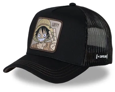 Imagen del producto de CAPSLAB x One Piece. Gorra de camionero "WANTED 3 LUFFY", color negro