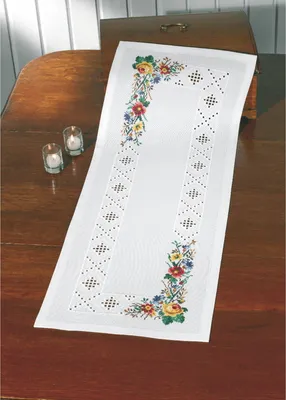 Produktbild von Permin Hardanger Tischläufer Stickpackung "Hardanger/Blumen", Zählmuster, 39x102cm, 75-8798