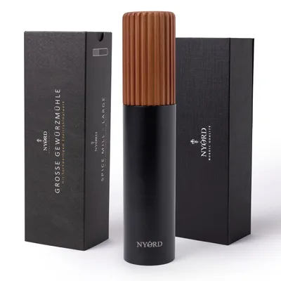 Produktbild von NYORD Gewürzmühle – Schwarze Salz und Pfeffermühle mit stufenlos einstellbarem Edelstahl Mahlwerk, hohem Fassungsvermögen und Holzgriff aus Birkenholz
