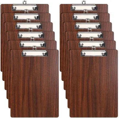 Productafbeelding van Unyqoos® 12-delige set A4-klemborden van hardhouten vezel – stevige metalen klem (geschikt voor tot 100 vellen), intrekbare ophangoog, glad oppervlak