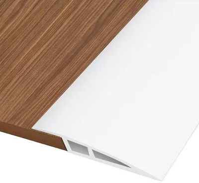 Zdjęcie produktu dla Biały profil przejściowy z PVC, samoprzylepny, 1 m x 7 cm, do parkietu i podłóg laminowanych