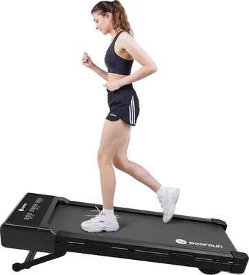 Zdjęcie produktu dla Bieżnia, 12 automatycznych poziomów nachylenia, nośność 136 kg, czarna