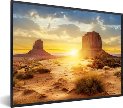 Produktbild von MuchoWow® Gerahmtes Poster Sonnenuntergang - Felsen - Landschaft - Horizont 40x30 cm - Poster mit Schwarzem Bilderrahmen Wandposter Rahmen Foto Bilder - Kunstposter - Wanddekorationen