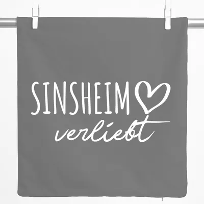 Produktbild von Huuraa Kissenbezug Sinsheim verliebt 40x40cm Steel Grey Baumwolle Dekokissenbezug Geschenkidee