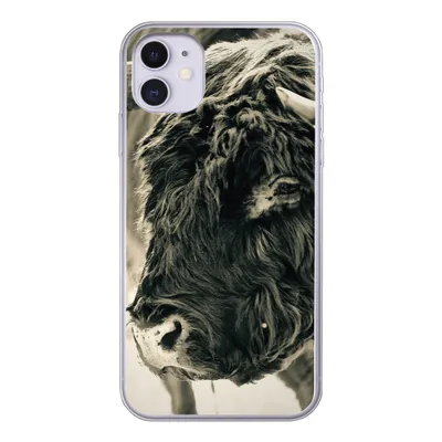 Produktbild von MuchoWow® Handyhülle Schutzhülle Hülle für iPhone 11 Schottischer Highlander - Schnee - Hörner Silikon Softcase Handy Hülle - Handytasche