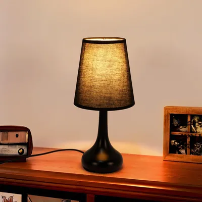 Immagine prodotto di Lampada da tavolo con paralume in tessuto dal design vintage, colore nero, attacco E27, cavo di 1,5 metri con interruttore