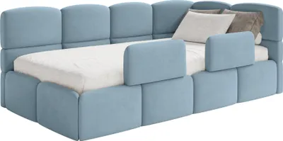 Produktbild von Selsey Cloudy – Kinderbett 120x200, Kopfteil rechts, Matratze & Bettkasten, Samt Hellblau